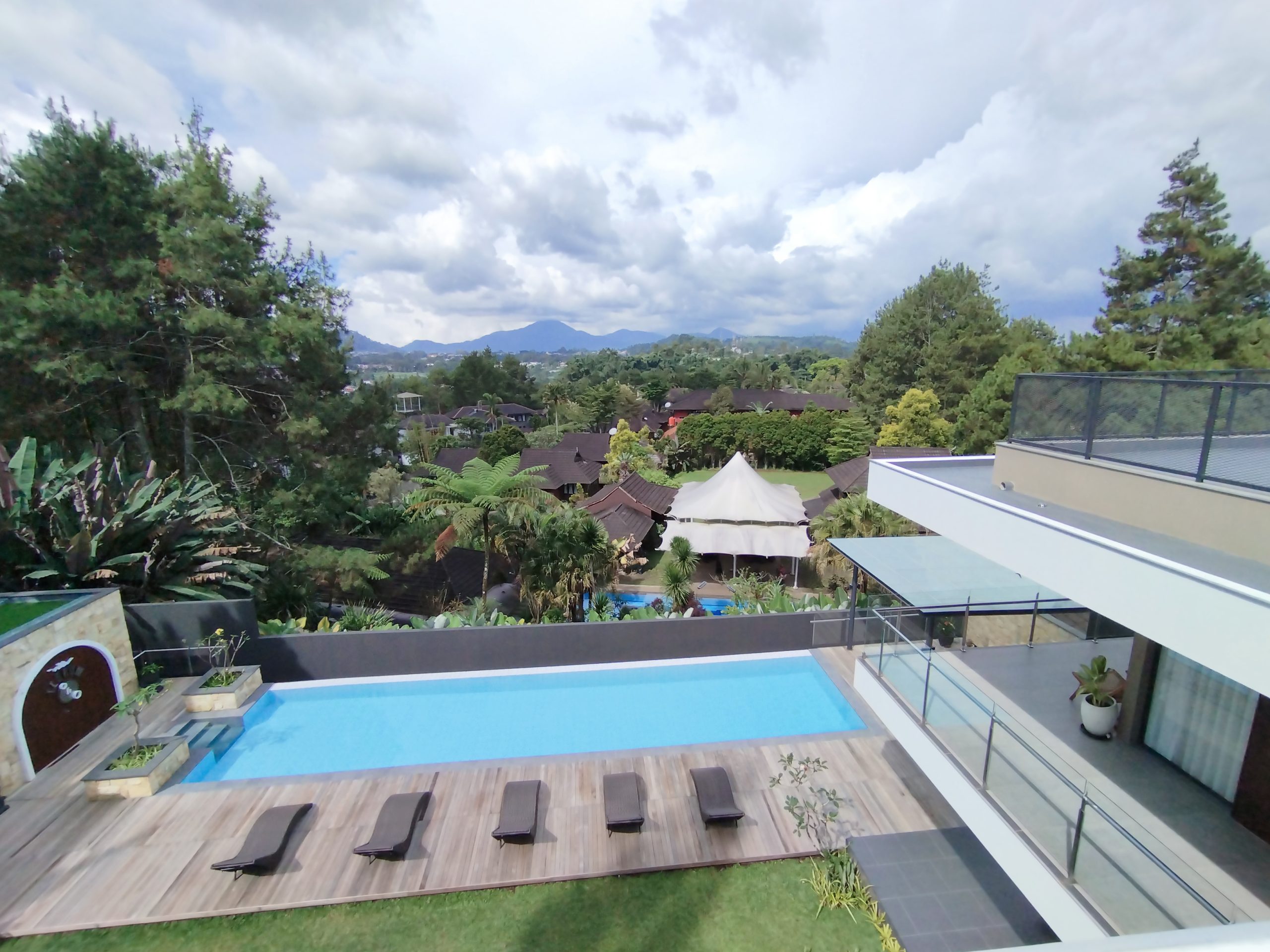 Villa Lembang Bandung 20 Orang - Villa Kampung Daun Trinity Lembang